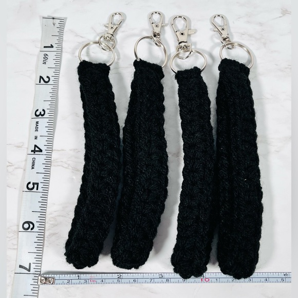 Set Of 4 Black Crochet Keychain Wristlets - Picture 2 of 3